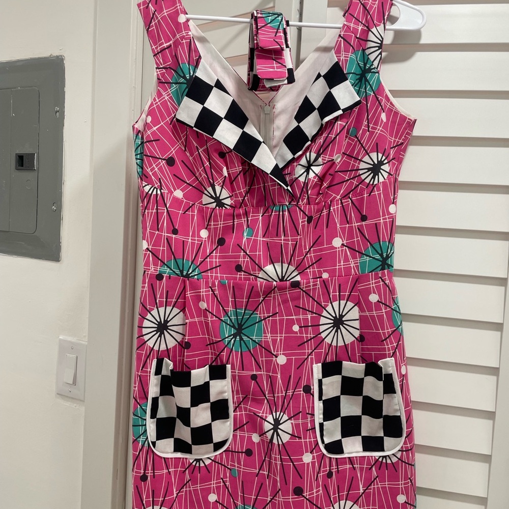 Sleeveless Pink Retro Print Midi Dress with Checker Trim
